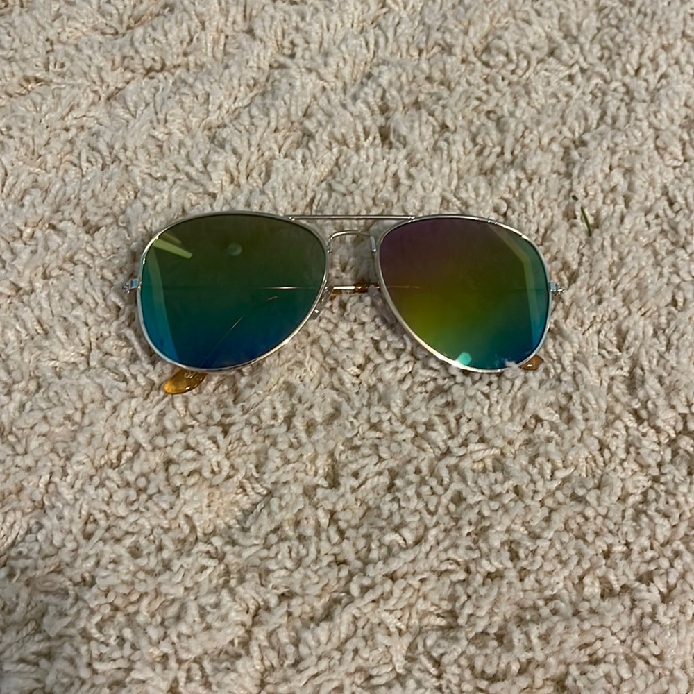Rainbow lens sunglasses